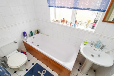 BATHROOM/W.C.