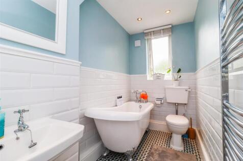 BATHROOM/W.C.
