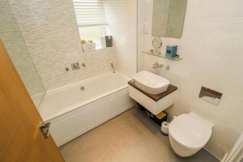 BATHROOM/W.C.