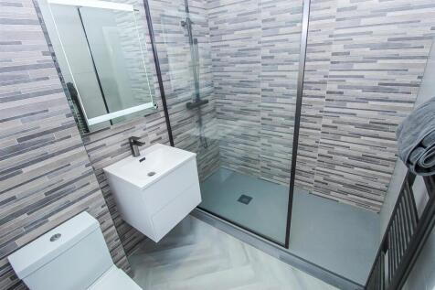SHOWER ROOM/W.C.