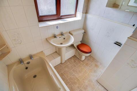 BATHROOM/W.C.