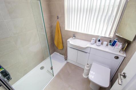 SHOWER ROOM/W.C.