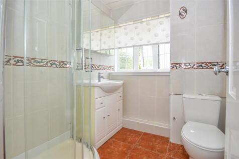 SHOWER ROOM/W.C.