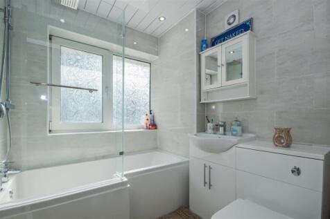 BATHROOM/W.C.