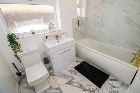 BATHROOM/W.C.