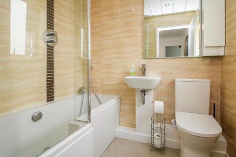 BATHROOM/W.C.