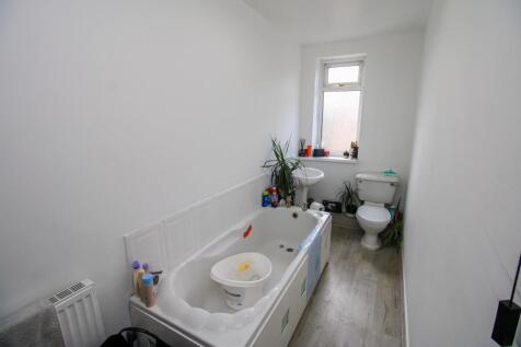 HOUSE BATHROOM