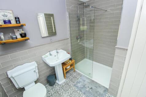 HOUSE BATHROOM