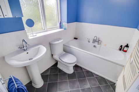 BATHROOM/W.C.