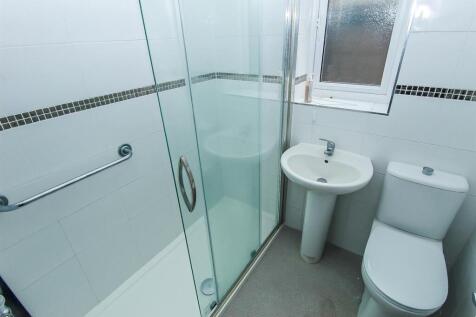 SHOWER ROOM/W.C.
