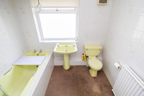 BATHROOM/W.C.