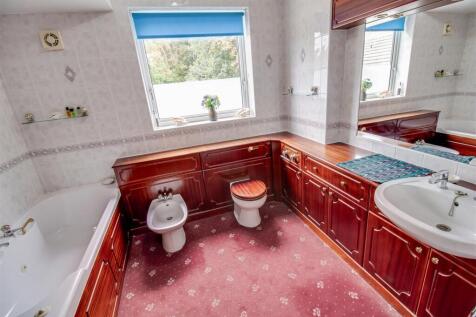 BATHROOM/W.C.