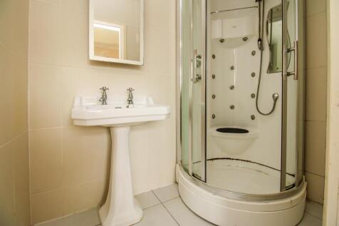 EN SUITE SHOWER ROOM/W.C.