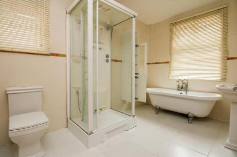 BATHROOM/W.C.