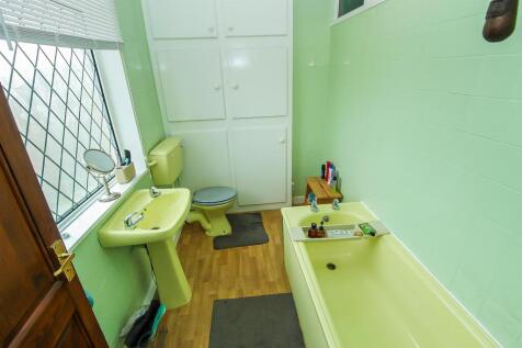 BATHROOM/W.C.