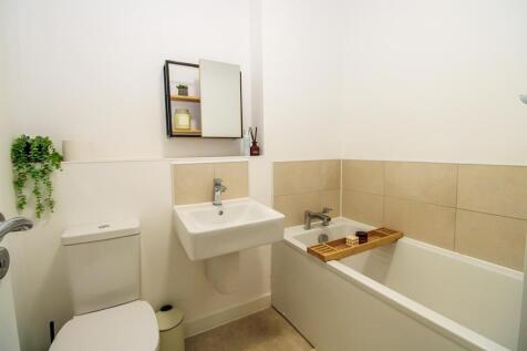 BATHROOM/W.C.