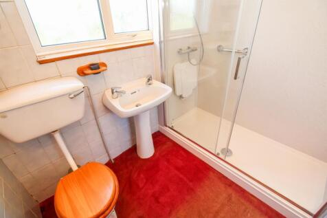 SHOWER ROOM/W.C.