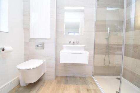 EN SUITE SHOWER ROOM