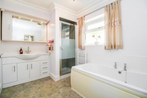 BATHROOM/W.C.