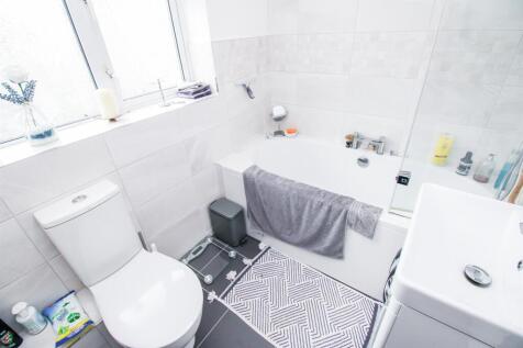 BATHROOM/W.C.