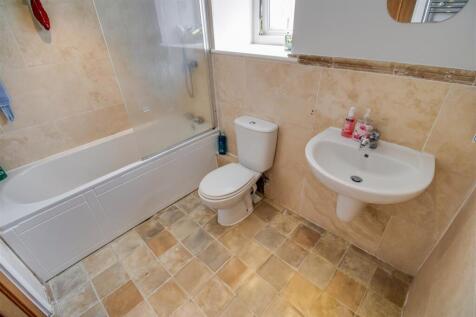 BATHROOM/W.C.