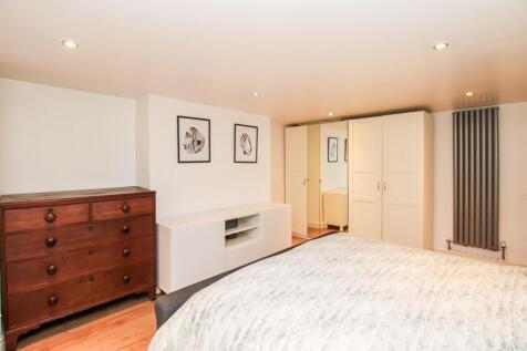 LOWER GROUND FLOOR BEDROOM