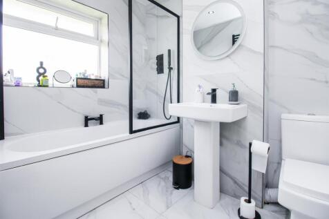 BATHROOM/W.C.
