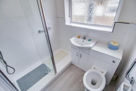 SHOWER ROOM/W.C.