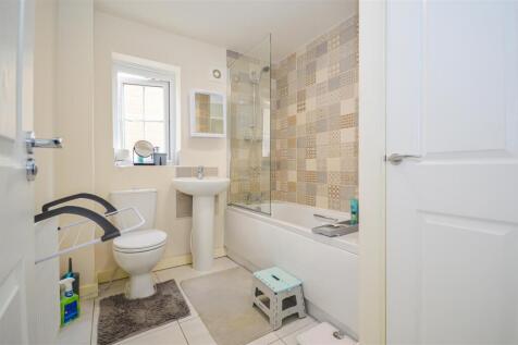 BATHROOM/W.C.