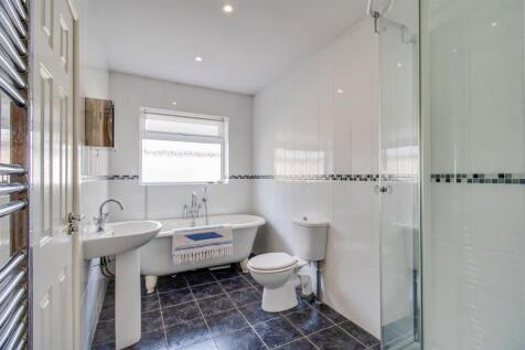 BATHROOM/W.C.