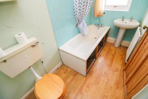 BATHROOM/W.C.