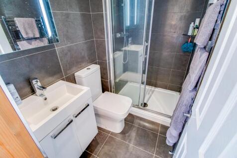 EN SUITE SHOWER ROOM/W.C.
