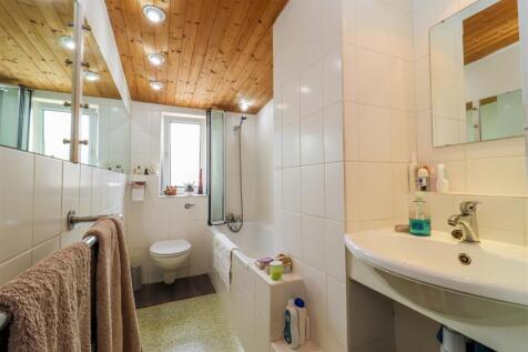 BATHROOM/W.C.