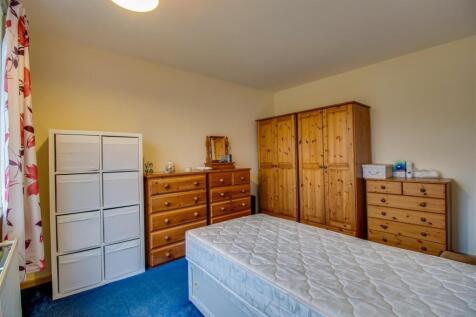 43 Potevans Lane, Bed 1 (11).jpg