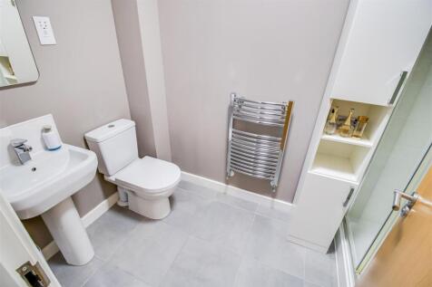 EN SUITE SHOWER ROOM/W.C.