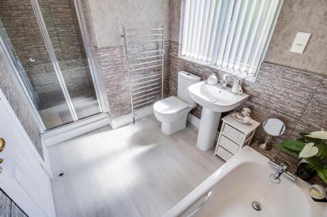 BATHROOM/W.C.