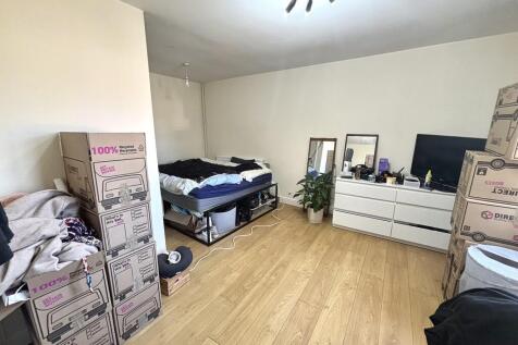 Bedroom/Living ar...