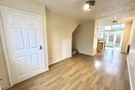 Living/Dining are...