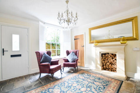 Entrance Hall/Snug
