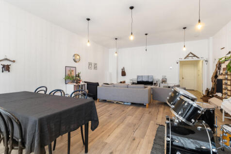 Sitting Dining Area