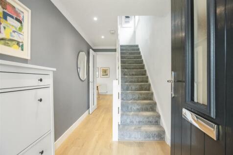 28 McBain Place 4.jpg