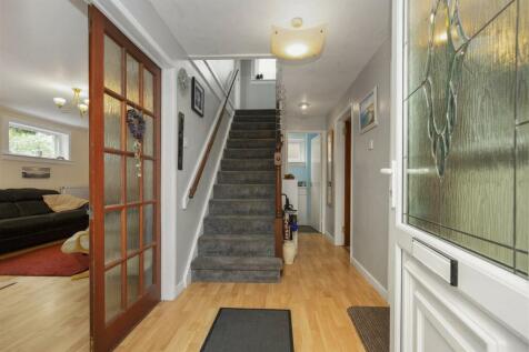 16 Katrine Place 4.jpg
