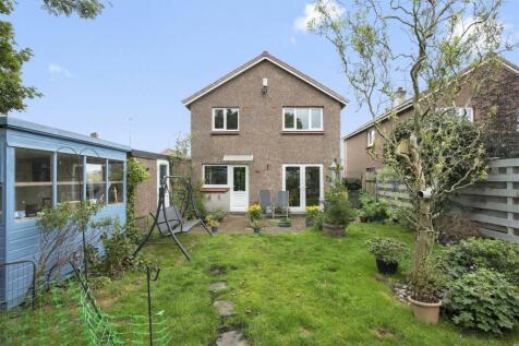 16 Katrine Place 28.jpg