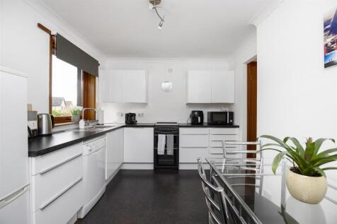 26 Auld Mart Road_13.jpg