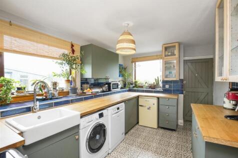 Corner Cottage 13.jpg