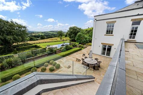 Taerrace and Patio