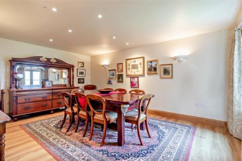 Cottage Dining