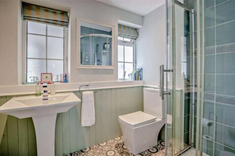 Gf Shower Room