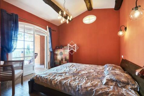 Bedroom Wooden floor Chandelier