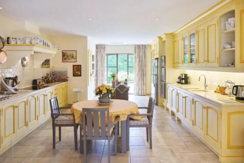 Dining room Tile